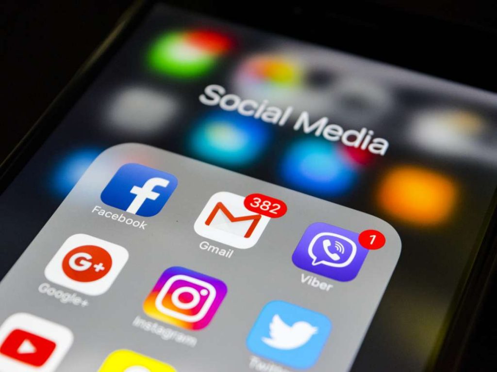 Jak być bezpiecznym w Social Media?