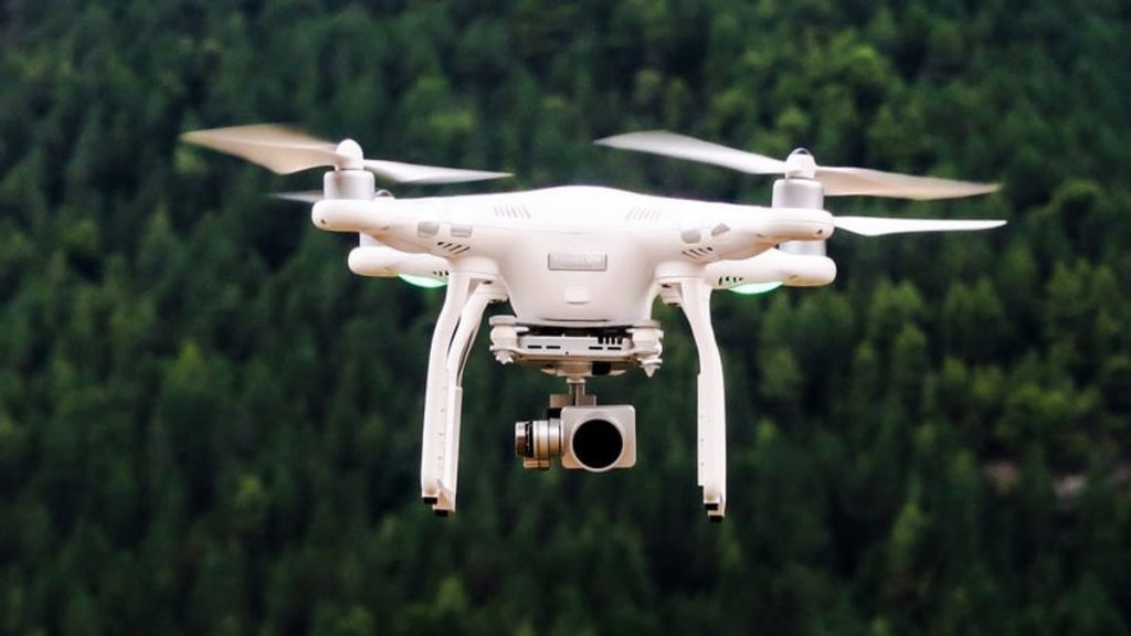 Luka w protokole ExpressLRS pozwala przejąć kontrolę nad dronem
