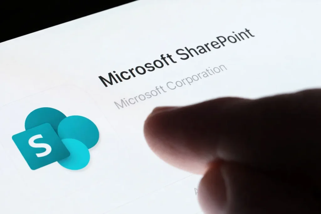 Multistage AiTM phishing i BEC – kolejna kampania wykorzystuje Microsoft SharePoint